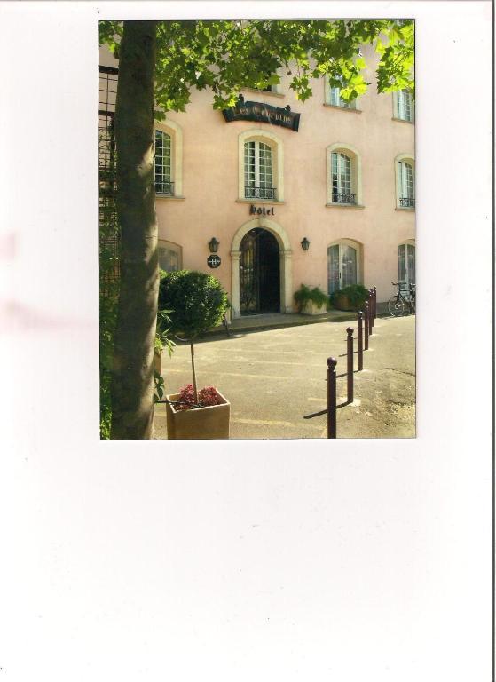 Les Echevins Hotel Tarascon Luaran gambar