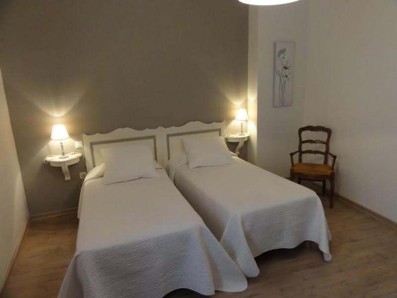 Les Echevins Hotel Tarascon Bilik gambar