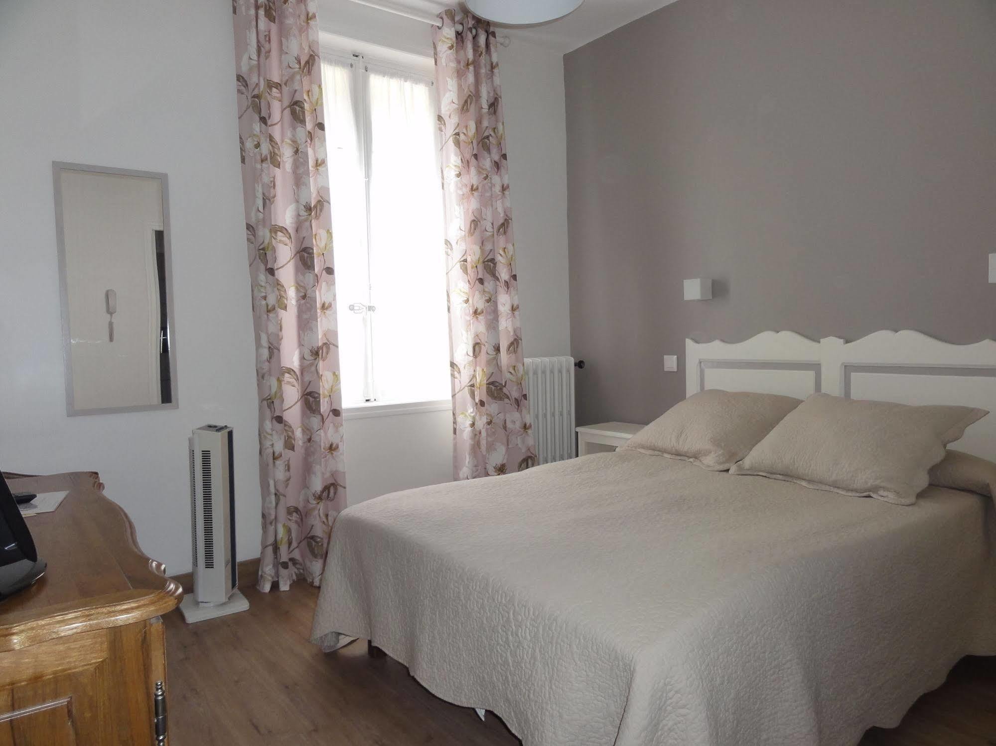 Les Echevins Hotel Tarascon Luaran gambar
