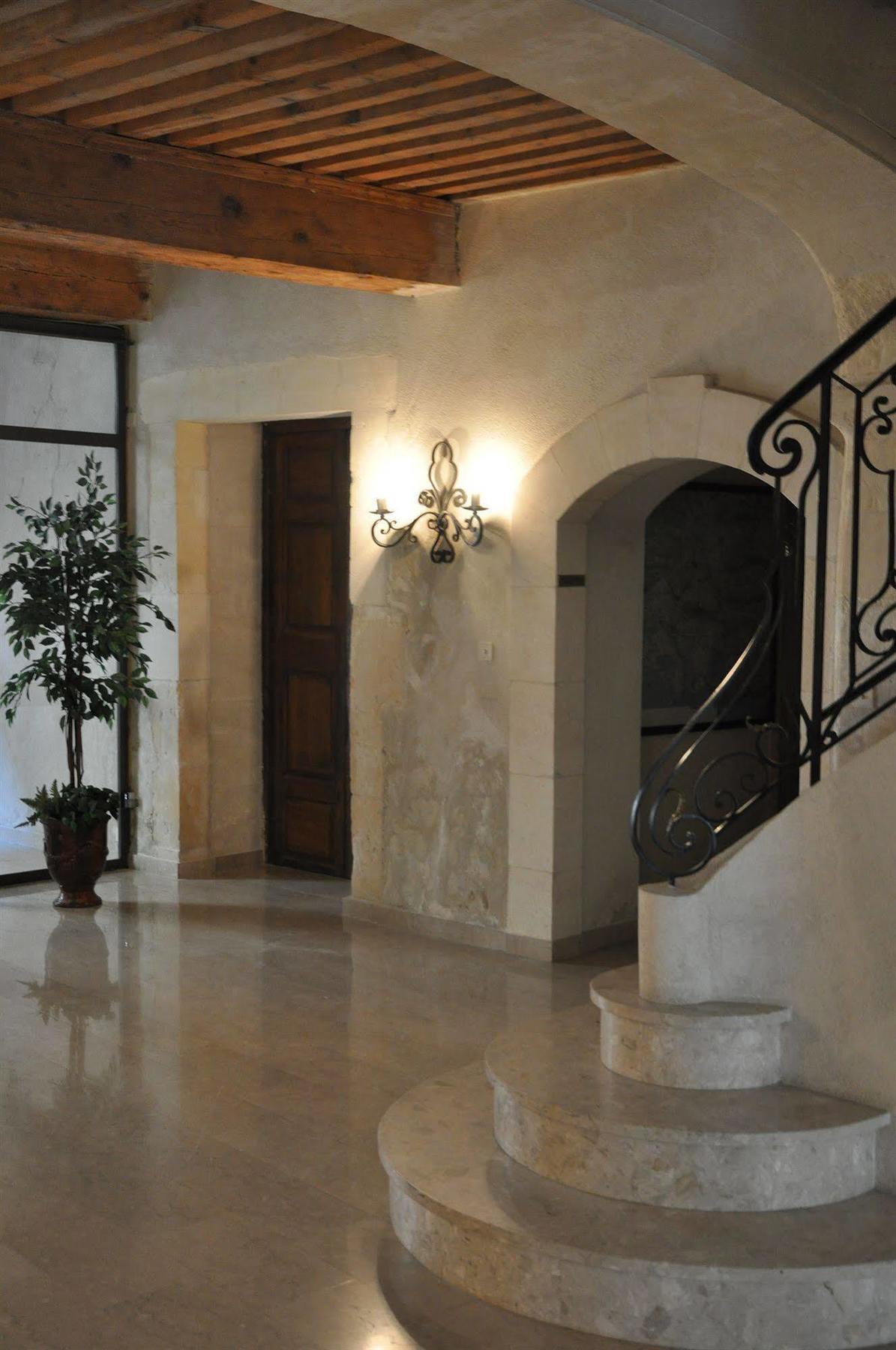 Les Echevins Hotel Tarascon Luaran gambar