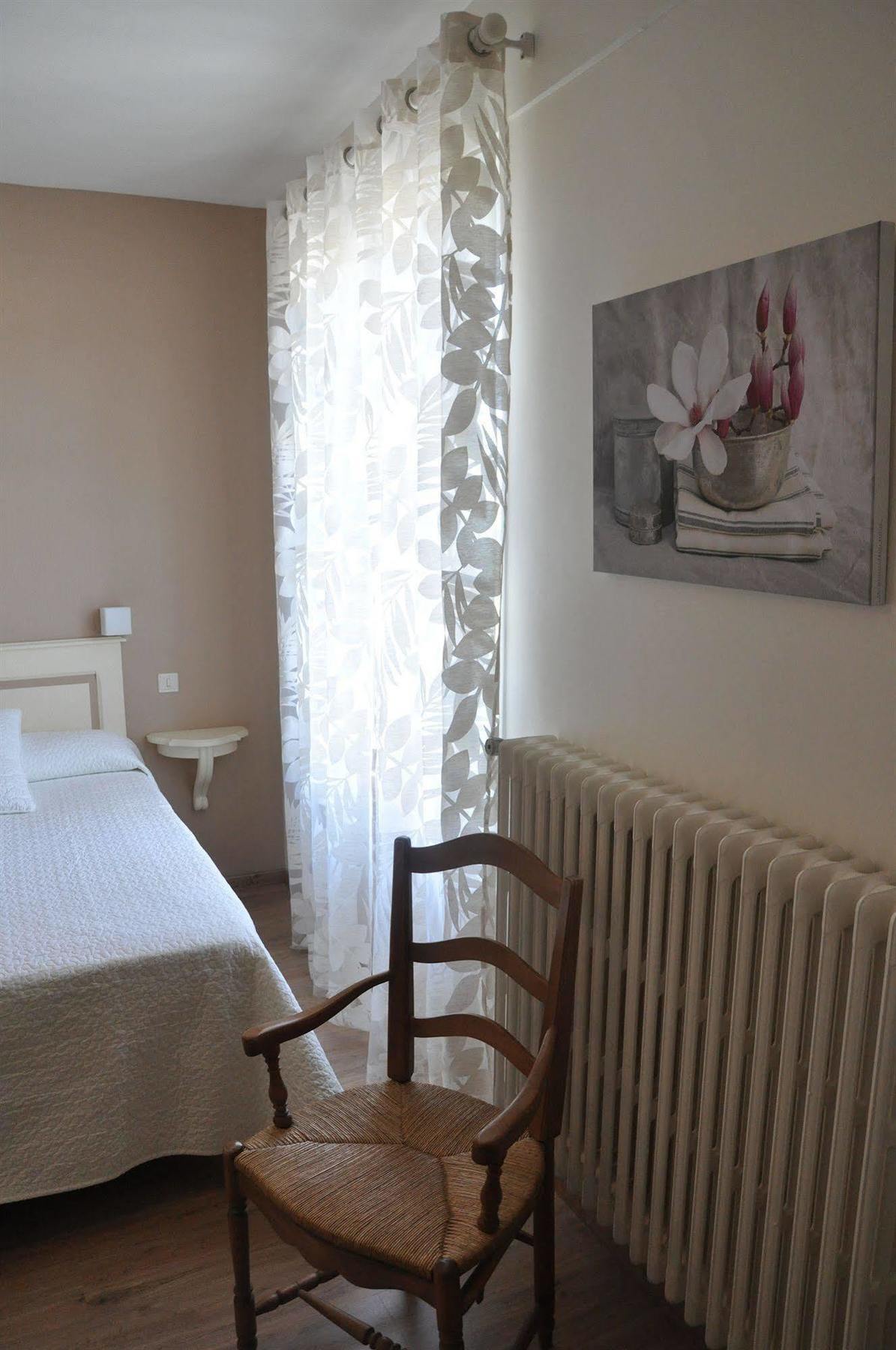 Les Echevins Hotel Tarascon Luaran gambar